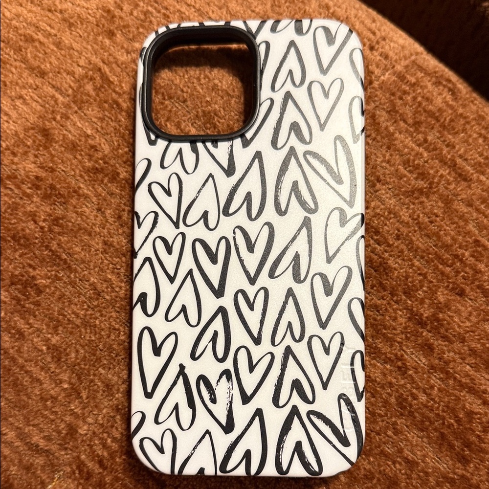 Stylish Black and White Heart Pattern Phone Case
